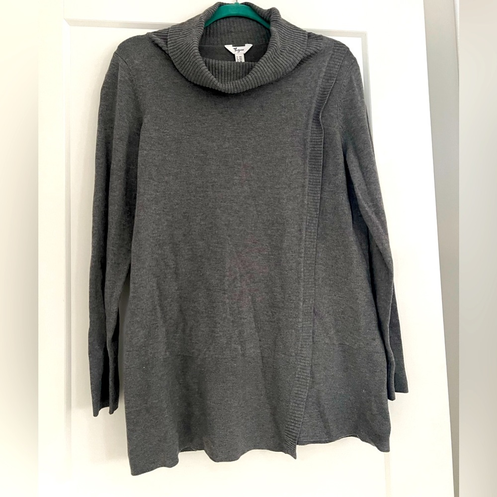 Thyme Maternity Nursing/Maternity Sweater | Medium | Grey | Front Opens